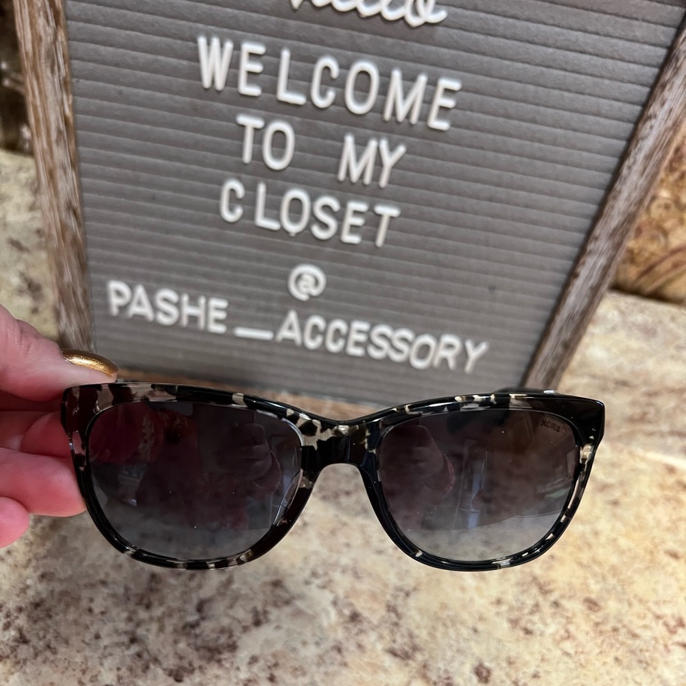 MICHAEL KORS Black & White Rania Square Sunglasses Brand NWOT - Picture 5 of 16